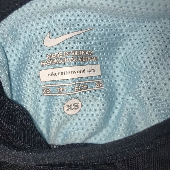 Never worn Nike sports bra - Picture 3 of 3